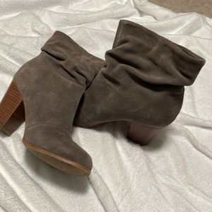 EUC scrunched booties